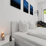 62Qm2, Massageseat, Billard-Table, King-Sized Bed